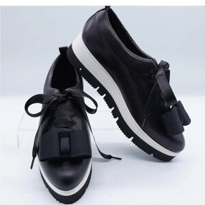 Chic Black Women's Loafers with Bow Accent